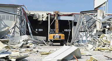 Tahtalı Mahallesi'nde 3 kaçak yapı yıkıldı