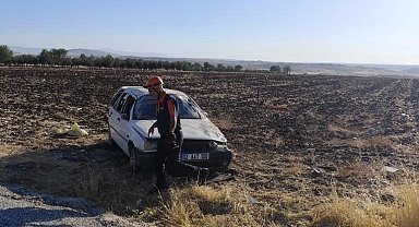 Takla atan otomobildeki 2 kişi yaralandı