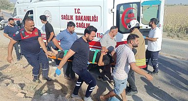Takla atarak ters dönen hafif ticari araçtaki 7 kişi yaralandı