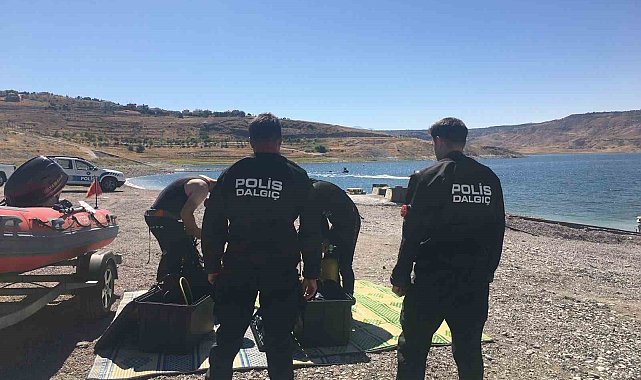 Tatbikat gereği barajda boğulan 2 şahıs polis ekipleri tarafından sudan çıkarıldı