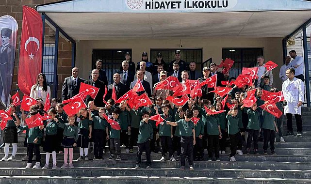 Tatvan'da "İlköğretim Haftası" kutlandı