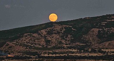Tatvan'da "Kanlı Ay" tutulması
