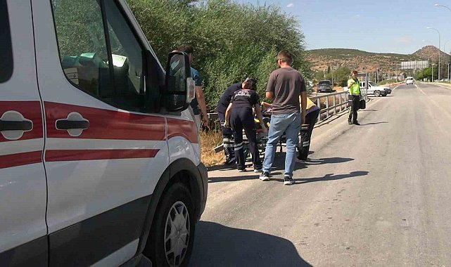 Tavşanlı'da motosiklet kazası, sürücü kask sayesinde ölümden öndü