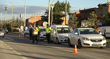 Tavşanlı'da motosikletin de karıştığı zincirleme trafik kazası