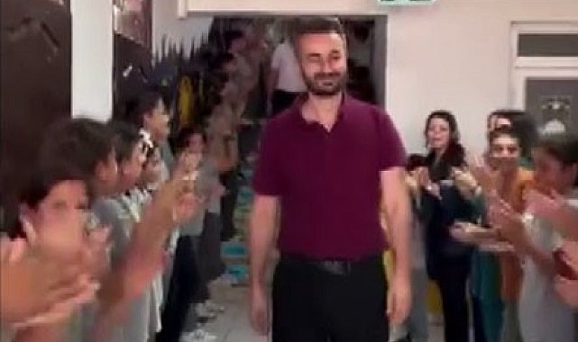 Tayini çıkan öğretmen, 10 yıldır görev yaptığı okuldan alkışlarla uğurlandı