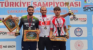 Tecrübeli pedal şampiyonada podyumu boş bırakmadı