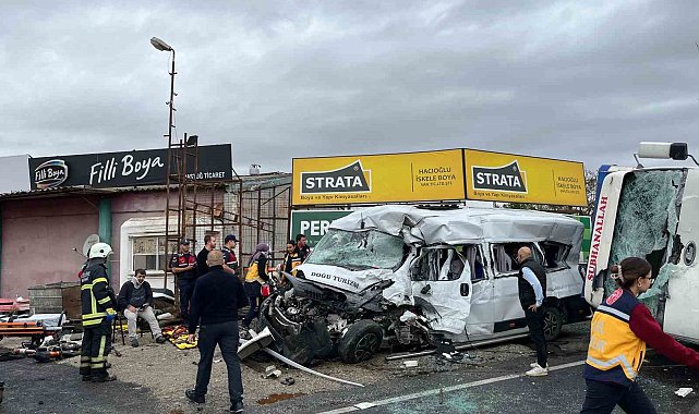 Tekirdağ'da işçi servisi ile kamyon çarpıştı: Çok sayıda yaralı