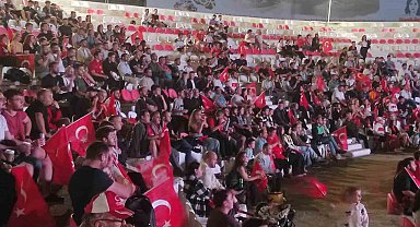 Tekirdağ'da Türkiye'nin Yunanistan galibiyetini dev ekranda izlediler