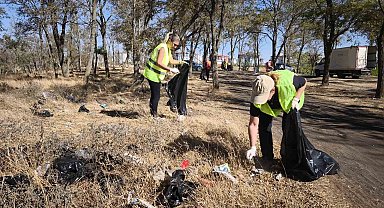 Temizlik etkinliğinde 3 saatte 100 torba atık toplandı