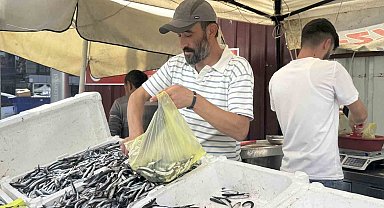 Tezgahlarda hamsi bolluğu