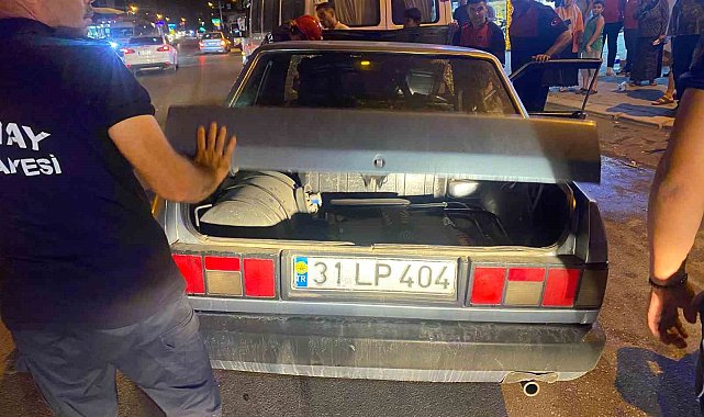 TOFAŞ'ın hurdaya döndüğü kazada 4 kişi yaralandı