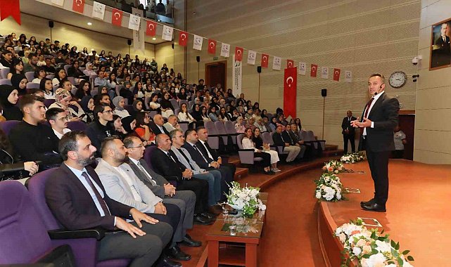 TOGÜ'de oryantasyon programında öğrencilere yol haritası