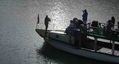 Tortum Gölü'nde Karadeniz ezgileri yankılandı