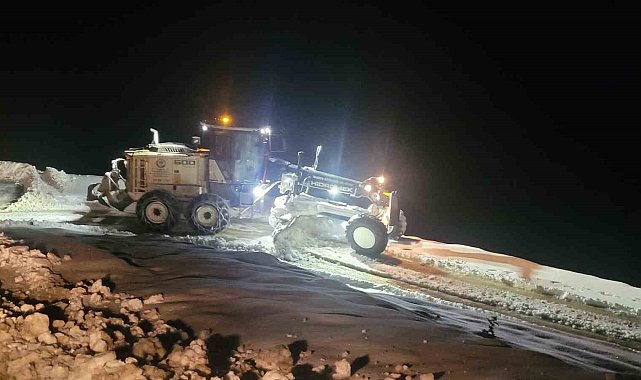 Trabzon'da kar mesaisi erken başladı