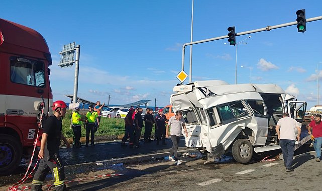 Trabzon'da trafik kazası: 15 yaralı