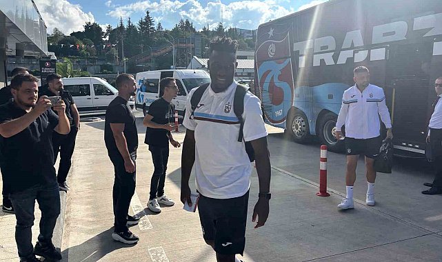 Trabzonspor, Fenerbahçe maçı için İstanbul'a gitti