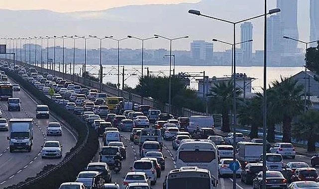 Trafiğe kayıtlı taşıt 33 milyona yaklaştı