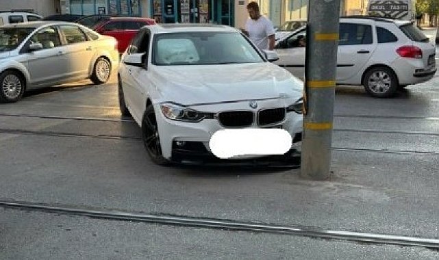 Trafik kazası tramvay seferlerini aksattı