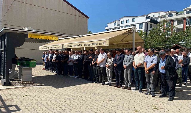 Trafik kazasında hayatını kaybeden 78 yaşındaki kadın son yolculuğuna uğurlandı