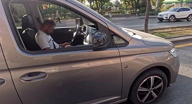 Trafikte uyuya kalan sürücü kameraya yansıdı