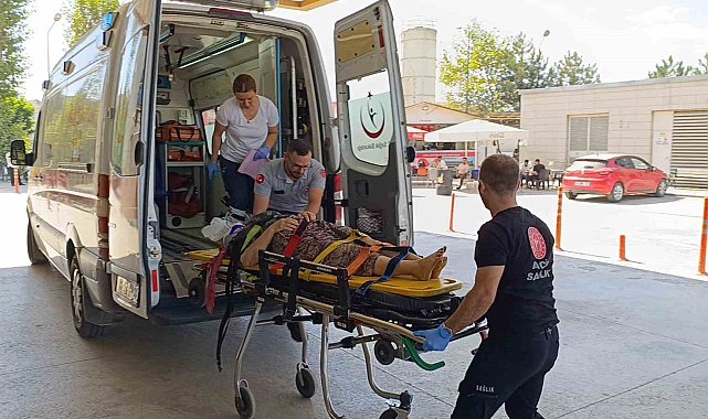 Traktörün altında kalan yaşlı kadın ağır yaralandı