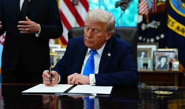 Trump, yüksek vasıflı işçilere verilen H-1B vizesinde şirketlerin ödeyeceği ücreti 100 bin dolara çıkardı