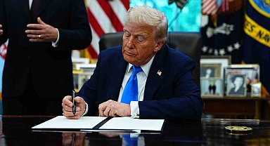 Trump, yüksek vasıflı işçilere verilen H-1B vizesinde şirketlerin ödeyeceği ücreti 100 bin dolara çıkardı