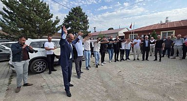 TÜDKİYEB genel başkanı seçildi: Ayağının tozuyla geldiği memleketi Tokat'ta zaferini halayla kutladı