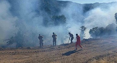 Tunceli'de kırsal alanda çıkan yangın söndürüldü: Soğutma çalışmaları sürüyor