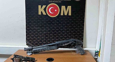 Tunceli'de toprağa gömülü halde silah ve uyuşturucu madde ele geçirildi