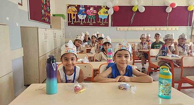 Tunceli'de uyum haftası başladı: Minikler ilk kez sıralarına oturdu