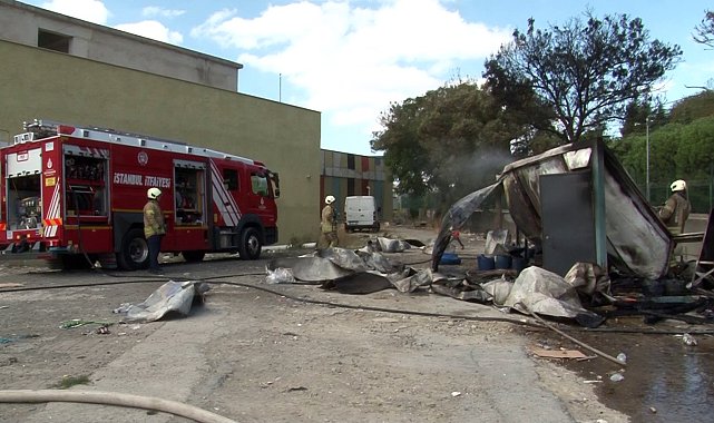 Tüp bomba gibi patladı, çay ocağı alevlere teslim oldu