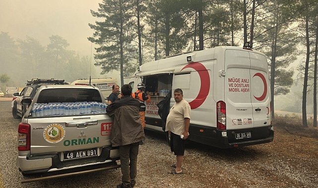 Türk Kızılay'dan Muğla ve Antalya'daki orman yangınlarına müdahale çalışmalarına destek