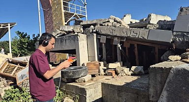 Türk mühendis yaptı: Depremde yıkılan binaları belirliyor, enkaz altında kalanlarla iletişim kuruyor