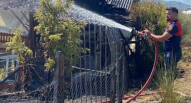 Türkeli'de anız yangını eve sıçradı