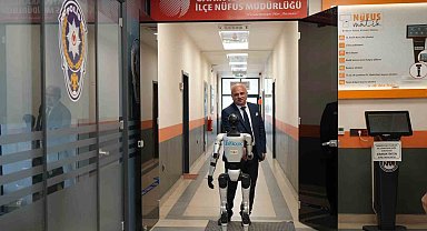 Türkiye'de bir ilk: İnsansı robot nüfusa kaydettirildi