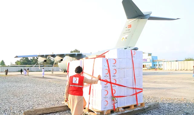 Türkiye'den Afganistan'a 25 tonluk insani yardım