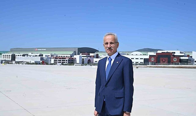 Ulaştırma ve Altyapı Bakanı Uraloğlu: "Havayolu işletmeleri her yolcuya en az 200 mililitre içme suyunu ücretsiz temin edecek"