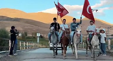 Ulupamir'de jandarma komutanına atlı karşılama