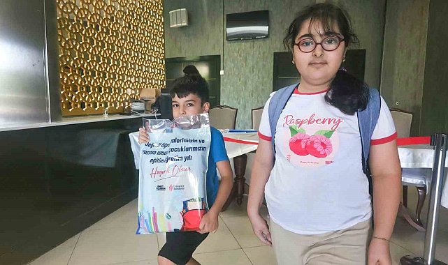 Ümraniye Belediyesi'nden öğrencilere kırtasiye desteği