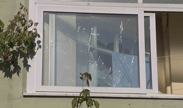 Ümraniye'de inşaat alanında patlama: Evler ve arabalar hasar gördü