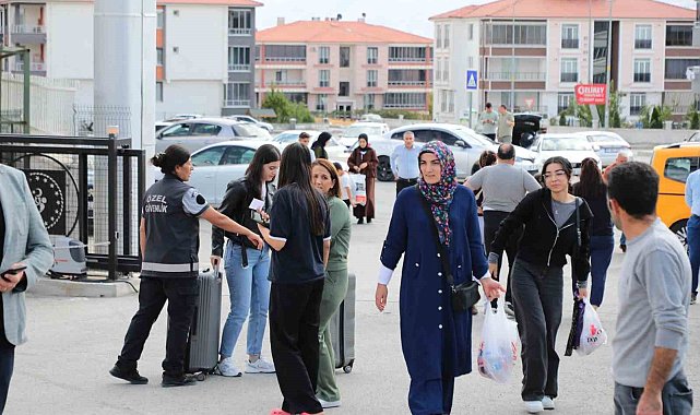 Üniversite öğrencileri Tulum Peyniri ve Cimin Üzümüyle karşılandı
