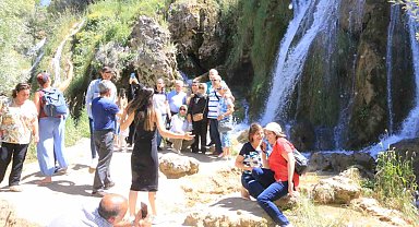 Üniversite öğrencilerinin gelmesiyle Girlevik Şelalesinde yoğunluk oluştu