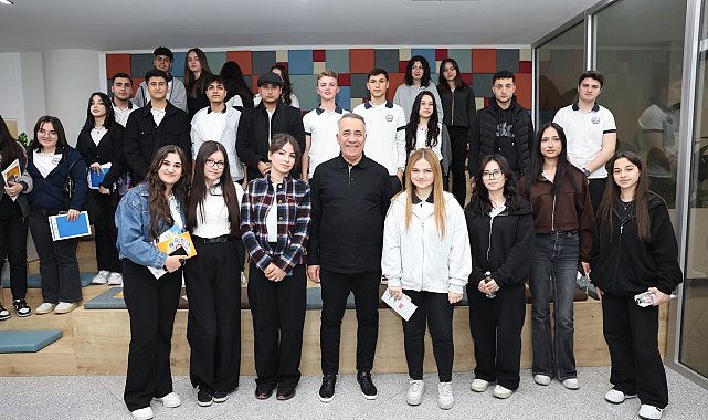 Üniversite ve yüksek lisans öğrencilerinin ulaşım masrafları Sultangazi Belediyesi'nden