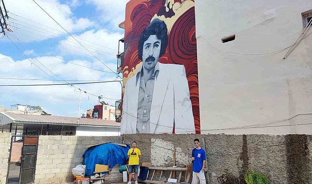 Ünlü sanatçılar Ferdi ve Müslüm'ün grafitileri büyüdükleri mahalleye çizildi