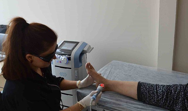 Uşak Eğitim ve Araştırma Hastanesinde lazer cihazıyla inatçı ağrılara ameliyatsız çözüm