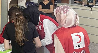 Uşak Kızılay'dan öğrencilere giyim desteği