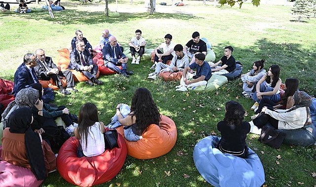 Uşak Üniversitesi yeni kayıt yaptıran öğrencilere kampüsü tanıttı