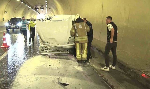Üsküdar'da tünel içinde zincirleme kaza: 1 araç yandı