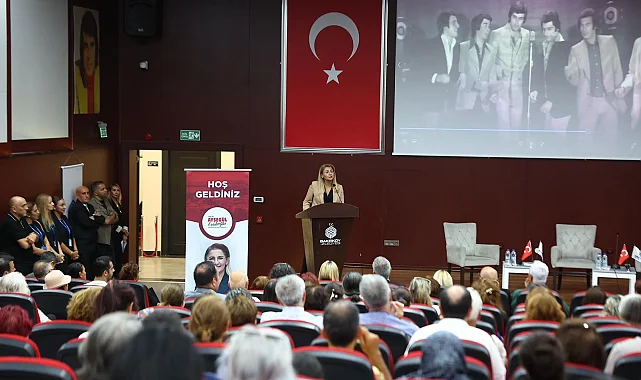Usta oyuncu Tarık Akan Bakırköy'de anıldı